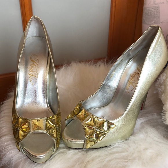 Peep Toe Heels - Picture 1 of 8